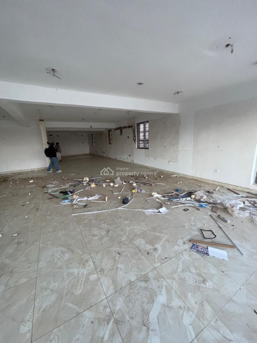 Massive and Strategic 173sqm Shop/office Space, Gwarinpa, Abuja, Plaza / Complex / Mall for Rent