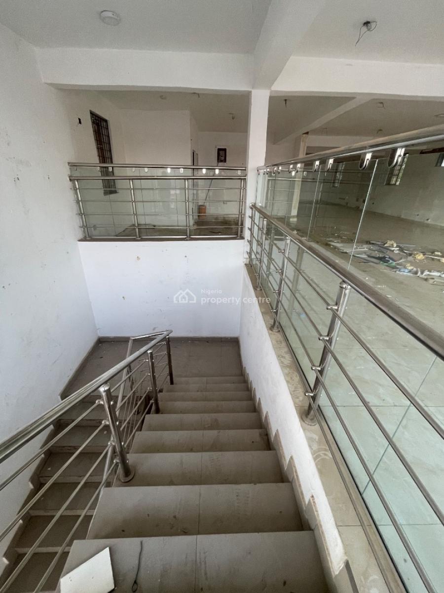 Massive and Strategic 173sqm Shop/office Space, Gwarinpa, Abuja, Plaza / Complex / Mall for Rent