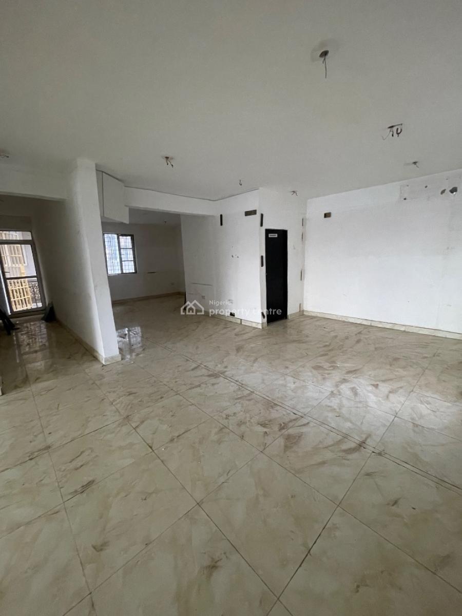 Massive and Strategic 173sqm Shop/office Space, Gwarinpa, Abuja, Plaza / Complex / Mall for Rent