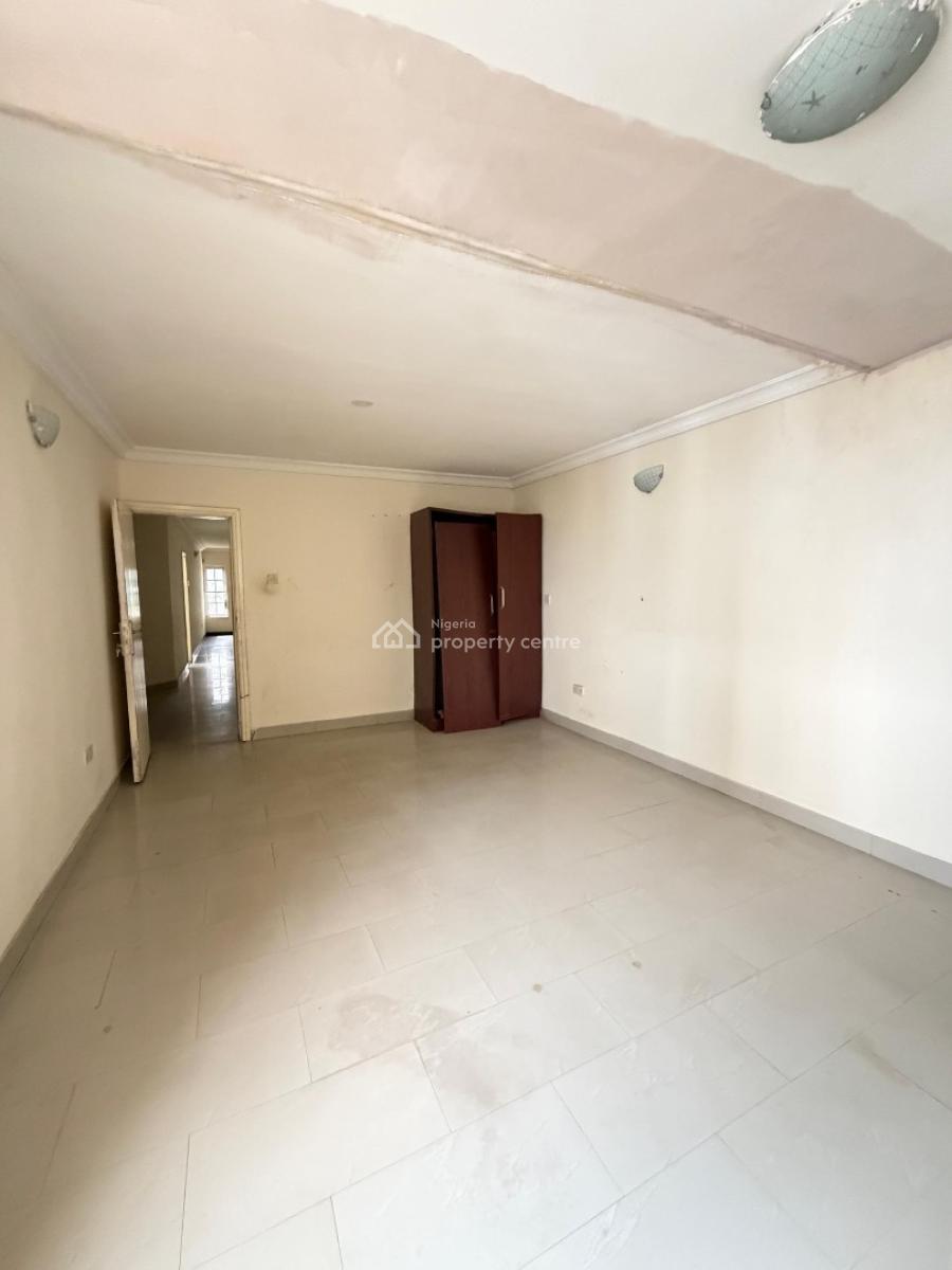 Distress 4 Bedroom Home on 400+sqm Can Park 6 Cars, Megamound, Lekky County, Ikota, Lekki, Lagos, Semi-detached Duplex for Sale