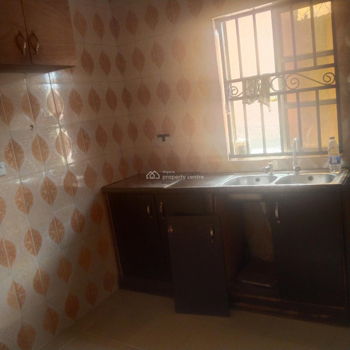 3 Bedroom Flat, Olowora, Magodo, Lagos, Flat / Apartment for Rent