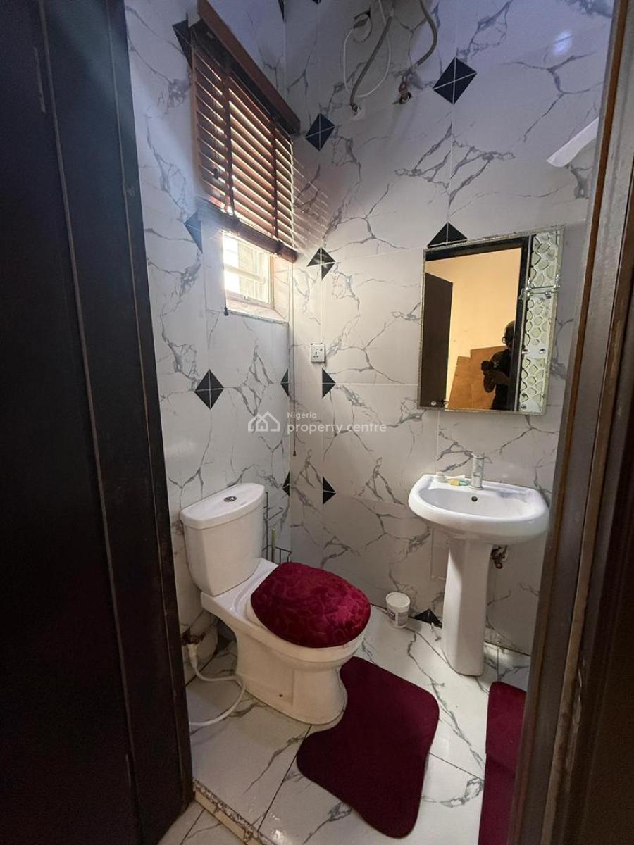 Spacious Semi Master Bedroom Upstairs, Grace Court Royal Pine Estate Orchid Lekki, Lekki, Lagos, Flat / Apartment for Rent