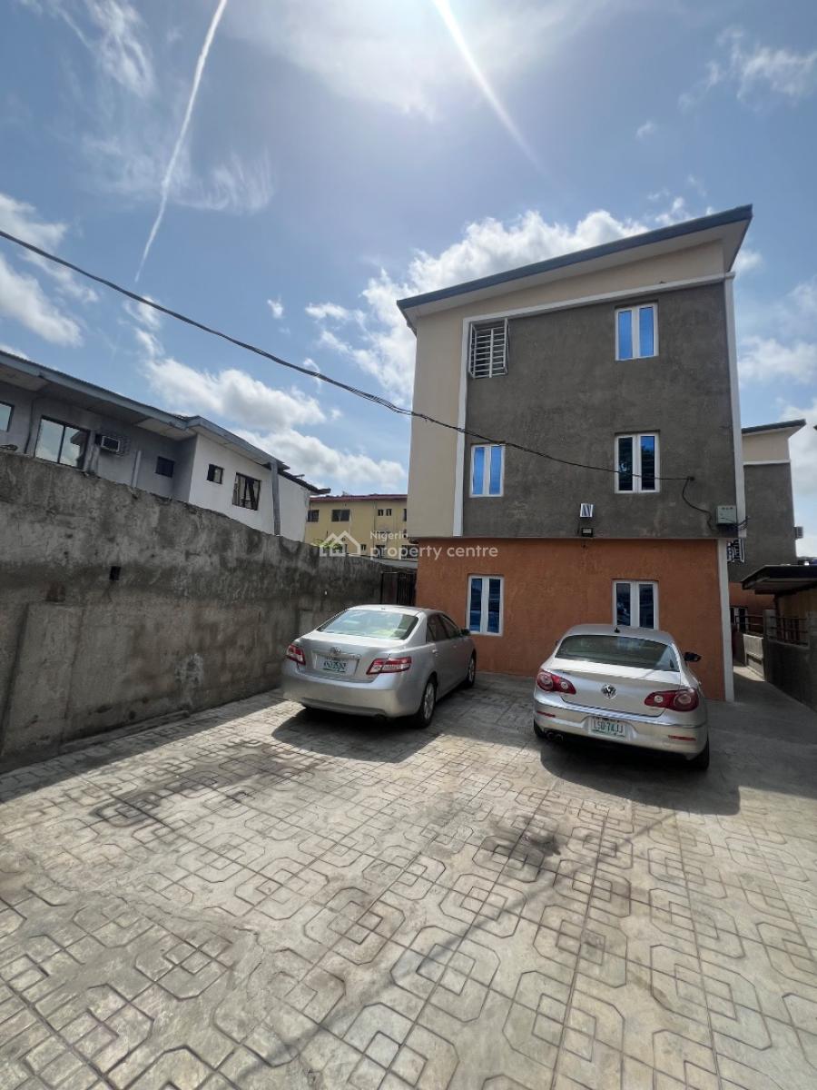 Studio Apartment in a Serene Environment, Jibowu, Yaba, Lagos, Self Contain (single Rooms) for Rent