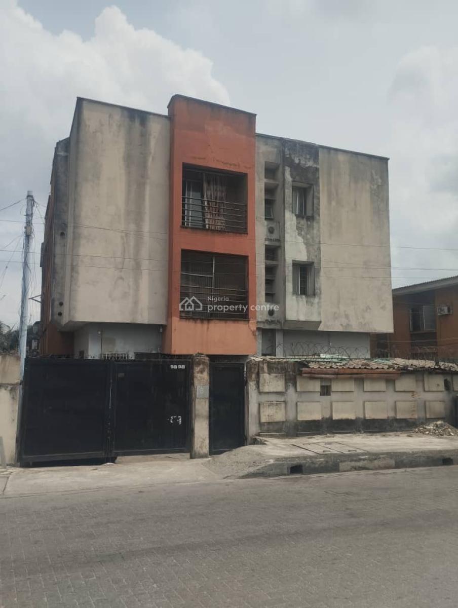 6 Units of 3 Bedrm Flats    3  Units of 2 Bedrm Flats, Surulere, Lagos, Block of Flats for Sale