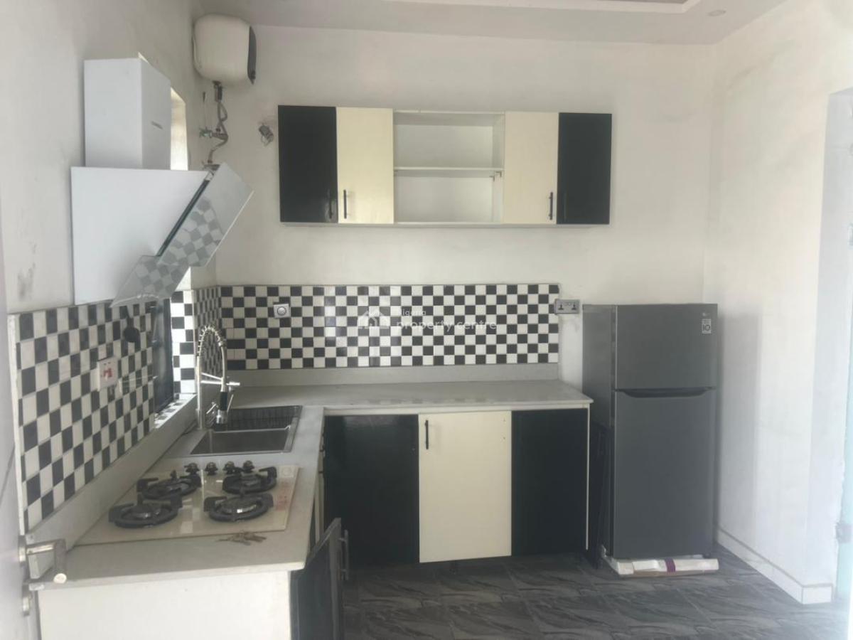 Spacious Mini Flat; Room and Parlor, Chevron, Lekki, Lagos, Flat / Apartment for Rent