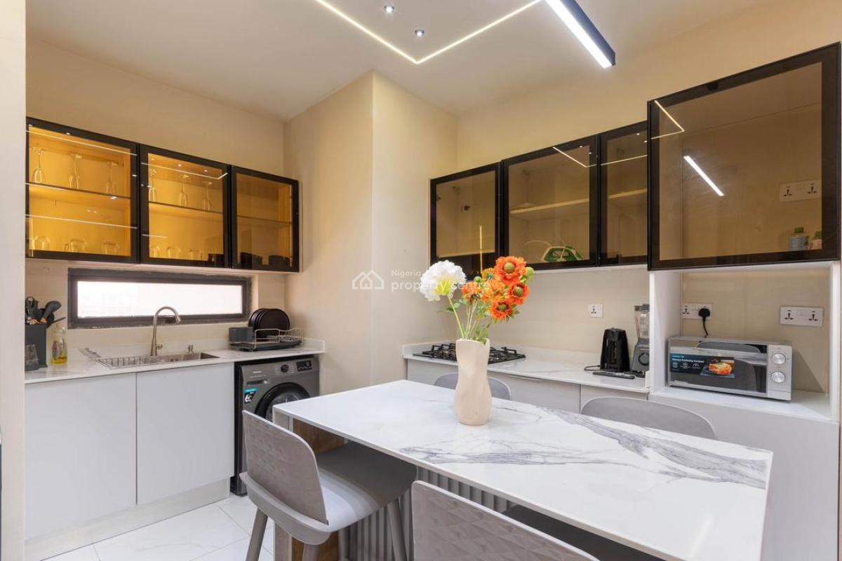 Luxury 2 Bedroom Apartment with Housekeeping and Gymnasium, Elevator, Swimming Pool, Indoor Games,ps5, Lekki Phase 1, Lekki, Lagos, Flat / Apartment Short Let