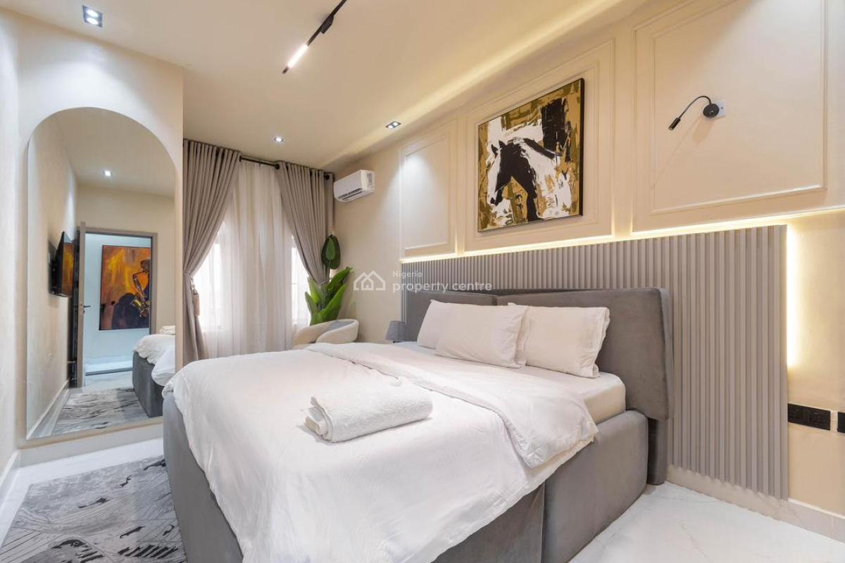 Luxury 2 Bedroom Apartment with Housekeeping and Gymnasium, Elevator, Swimming Pool, Indoor Games,ps5, Lekki Phase 1, Lekki, Lagos, Flat / Apartment Short Let