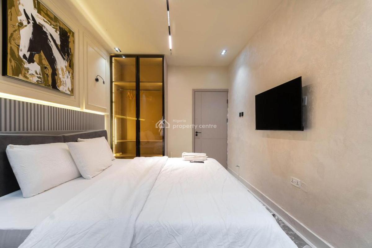 Luxury 2 Bedroom Apartment with Housekeeping and Gymnasium, Elevator, Swimming Pool, Indoor Games,ps5, Lekki Phase 1, Lekki, Lagos, Flat / Apartment Short Let