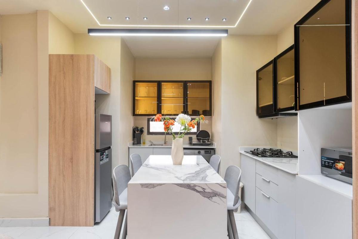 Luxury 2 Bedroom Apartment with Housekeeping and Gymnasium, Elevator, Swimming Pool, Indoor Games,ps5, Lekki Phase 1, Lekki, Lagos, Flat / Apartment Short Let