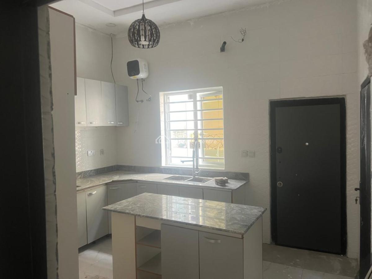 Self Compound 4 Bedroom Semi-detached Duplex with Bq, Chevron, Lekki, Lagos, Semi-detached Duplex for Rent