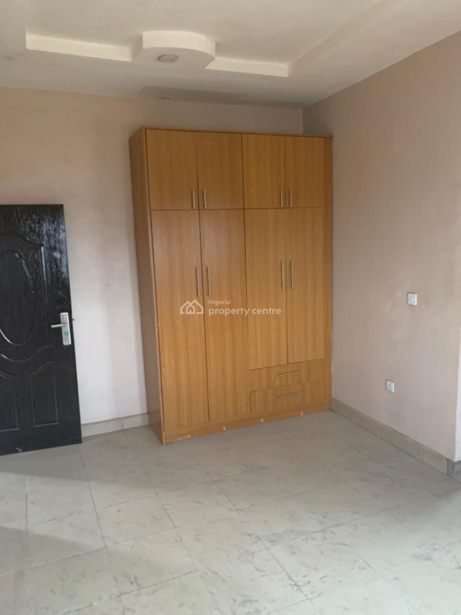 Spacious 2 Bedroom Flat on The Third Floor, Wuye, Abuja, Flat / Apartment for Rent