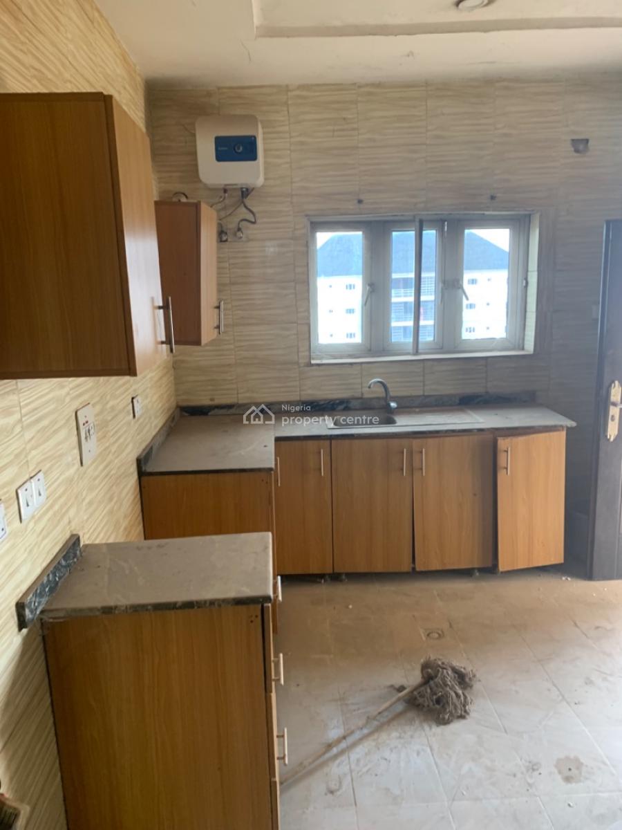 Spacious 2 Bedroom Flat on The Third Floor, Wuye, Abuja, Flat / Apartment for Rent