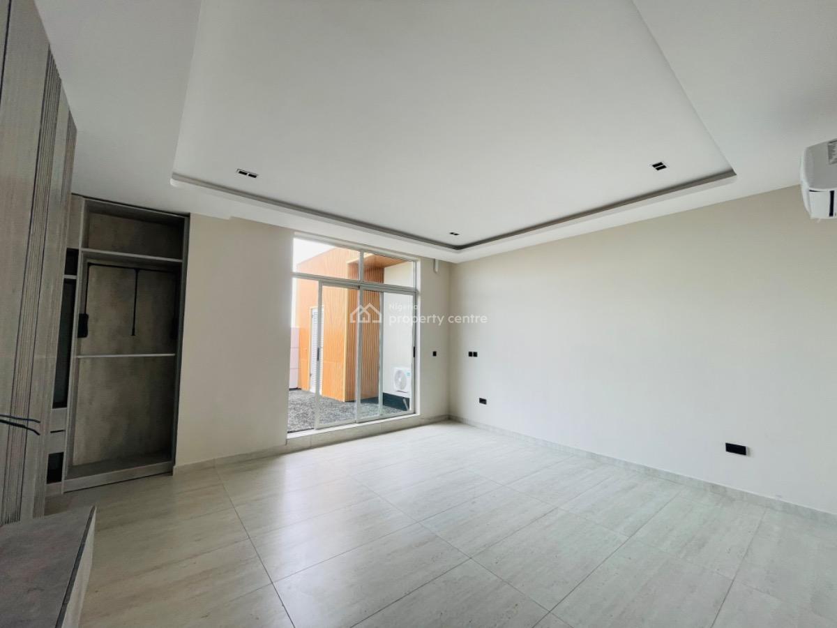 Luxury 2 Bedroom Penthouse Apartment Private Jacuzzi, Off Admiralty Way,lekki Phase 1, Lekki Phase 1, Lekki, Lagos, Flat / Apartment for Sale