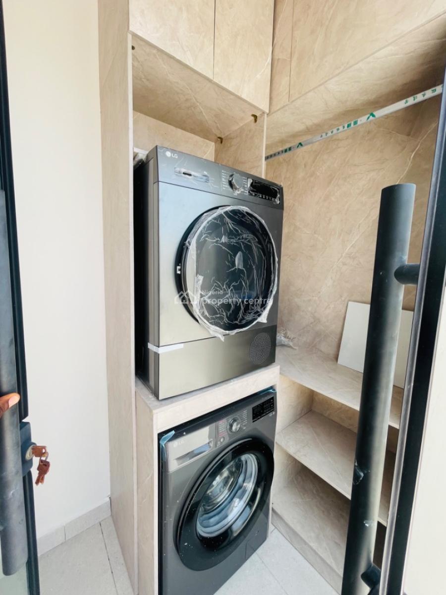 Luxury 2 Bedroom Penthouse Apartment Private Jacuzzi, Off Admiralty Way,lekki Phase 1, Lekki Phase 1, Lekki, Lagos, Flat / Apartment for Sale