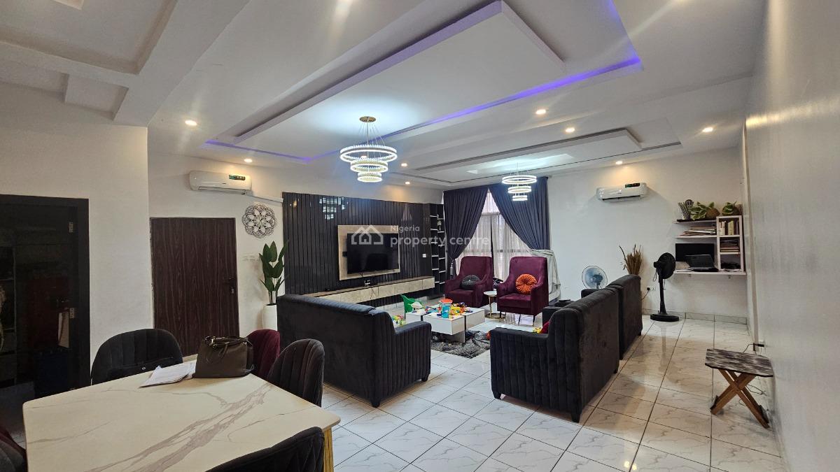 Tastefully Built and Strategically Located 3-bedroom Flat, Molony, Adekunle, Yaba, Lagos, Block of Flats for Sale