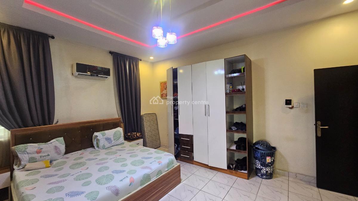 Tastefully Built and Strategically Located 3-bedroom Flat, Molony, Adekunle, Yaba, Lagos, Block of Flats for Sale