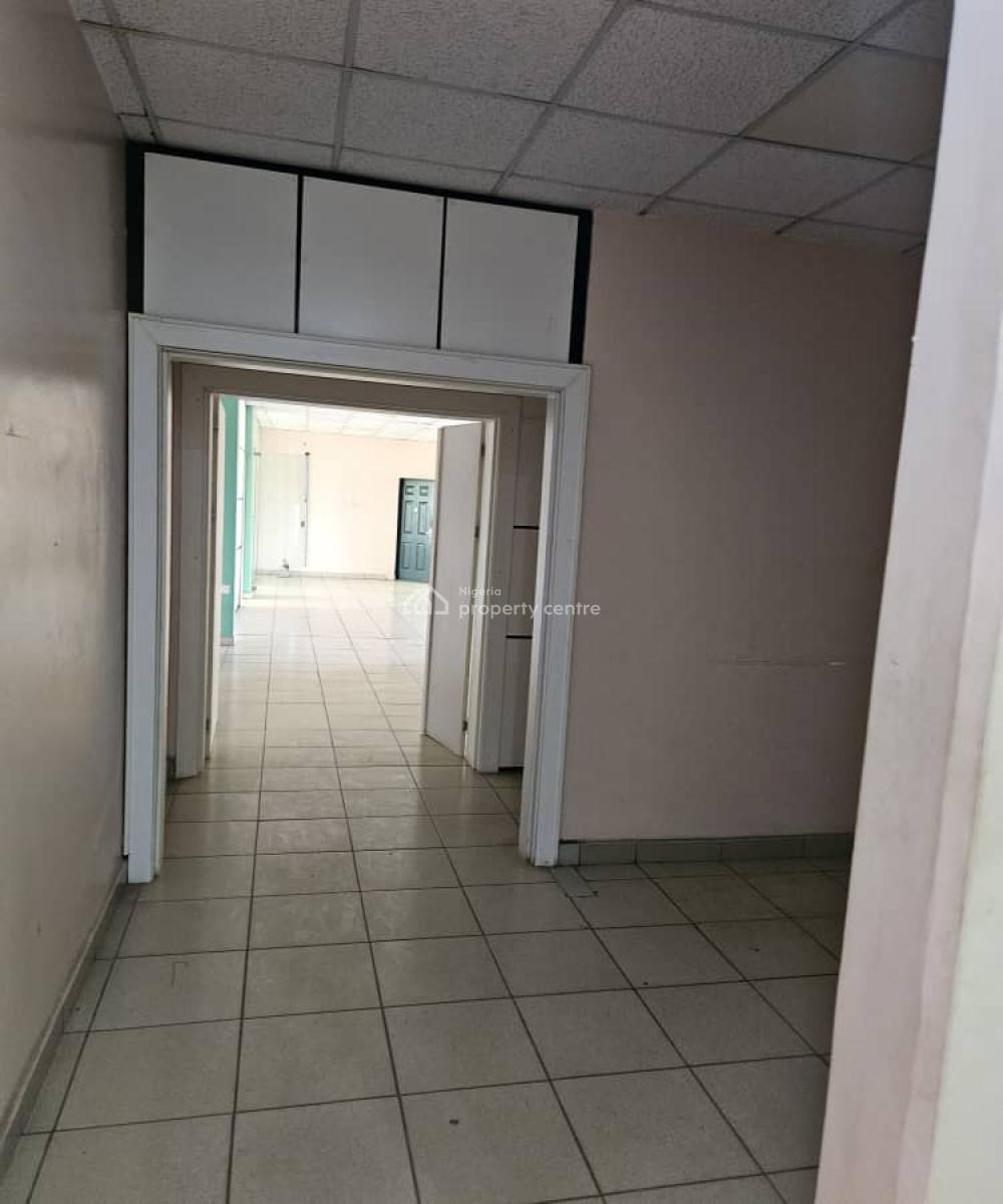 350sqm Open Plan Office Space, Mabushi, Abuja, Plaza / Complex / Mall for Rent