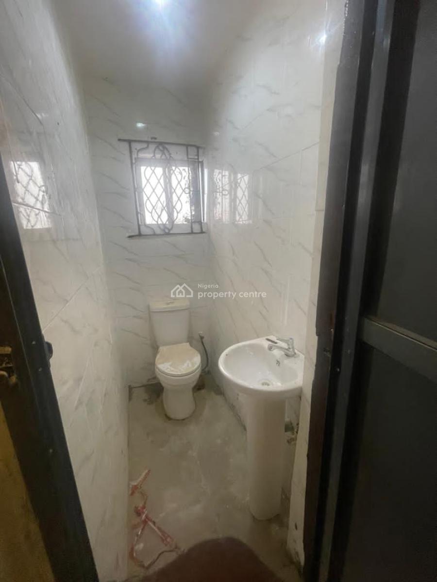 Lovely and Spacious 2 Bedroom Flat Apartment, Omole Phase 2, Olowora, Magodo, Lagos, Flat / Apartment for Rent