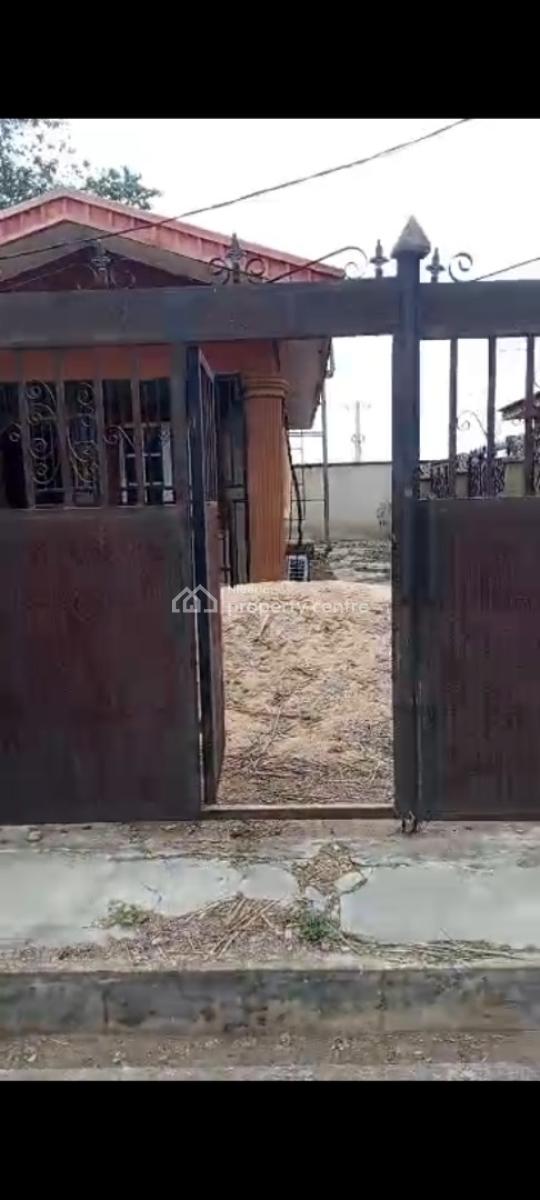 4 Bedroom Bungalow Fenced and Gated, Mowe Town, Ogun, Detached Bungalow for Sale