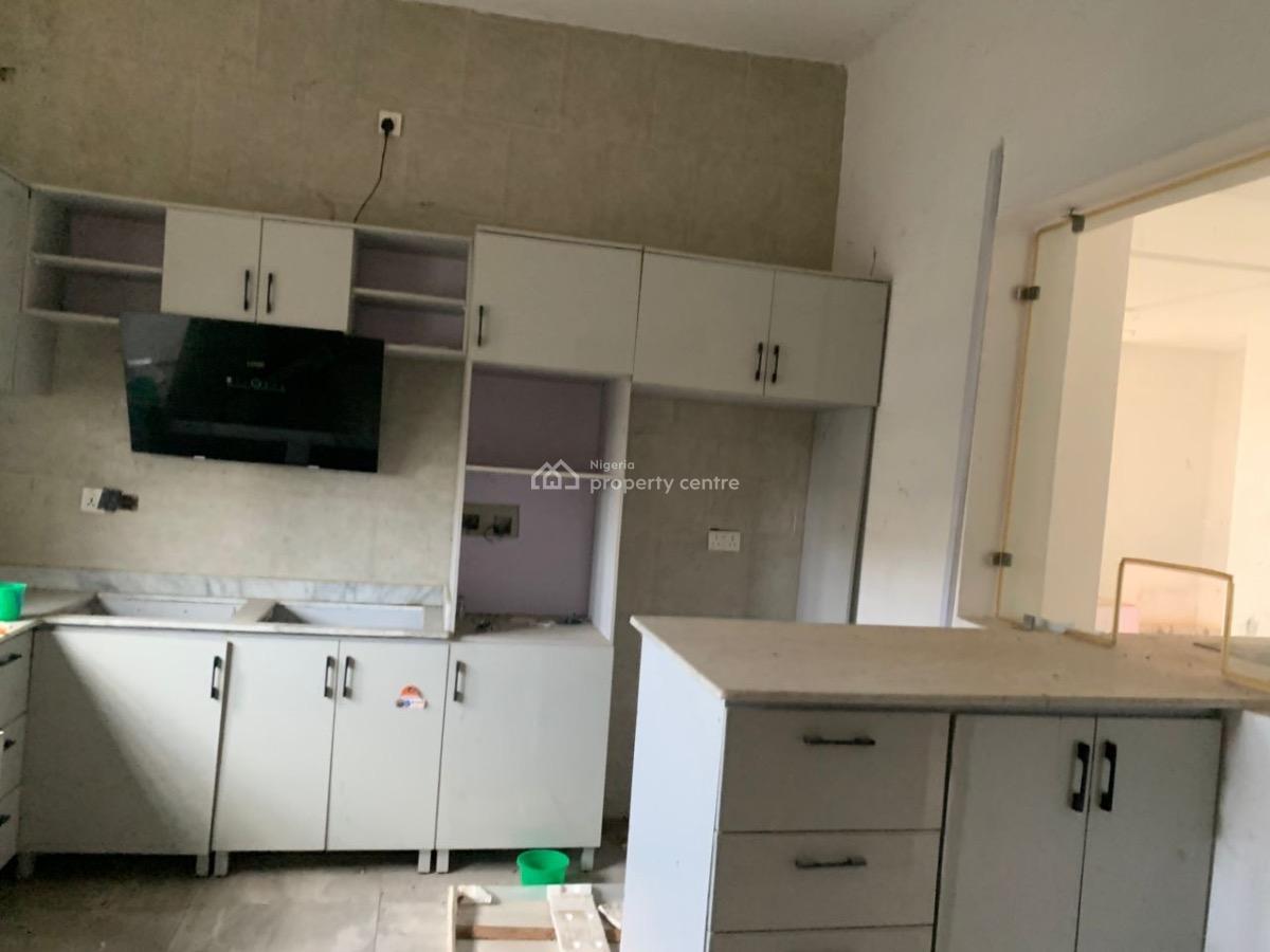 6bedroom Fully Detached House, Magodo, Magodo, Lagos, Detached Duplex for Sale