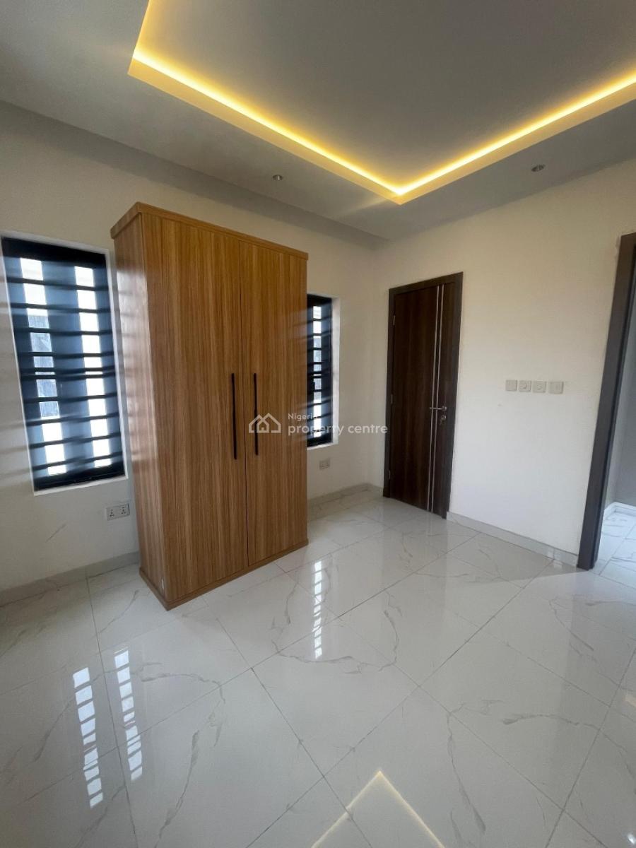 Newly Built Fully Serviced 2 Bedroom Apartment with Fitted Kitchen, Surulere, Lagos, Flat / Apartment for Rent
