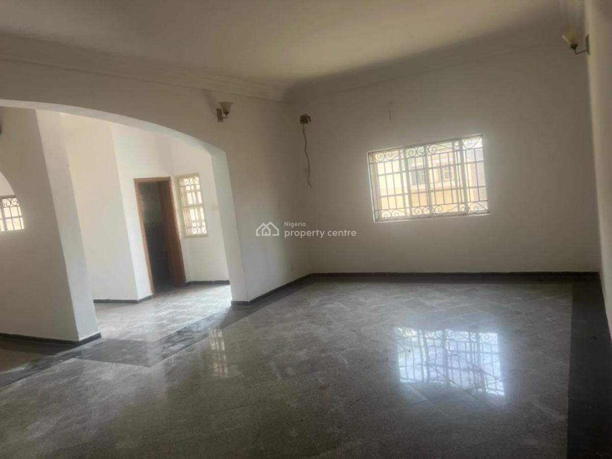 Self Compound and Spacious 4 Bedroom, Lekki Phase 1, Lekki, Lagos, House for Rent