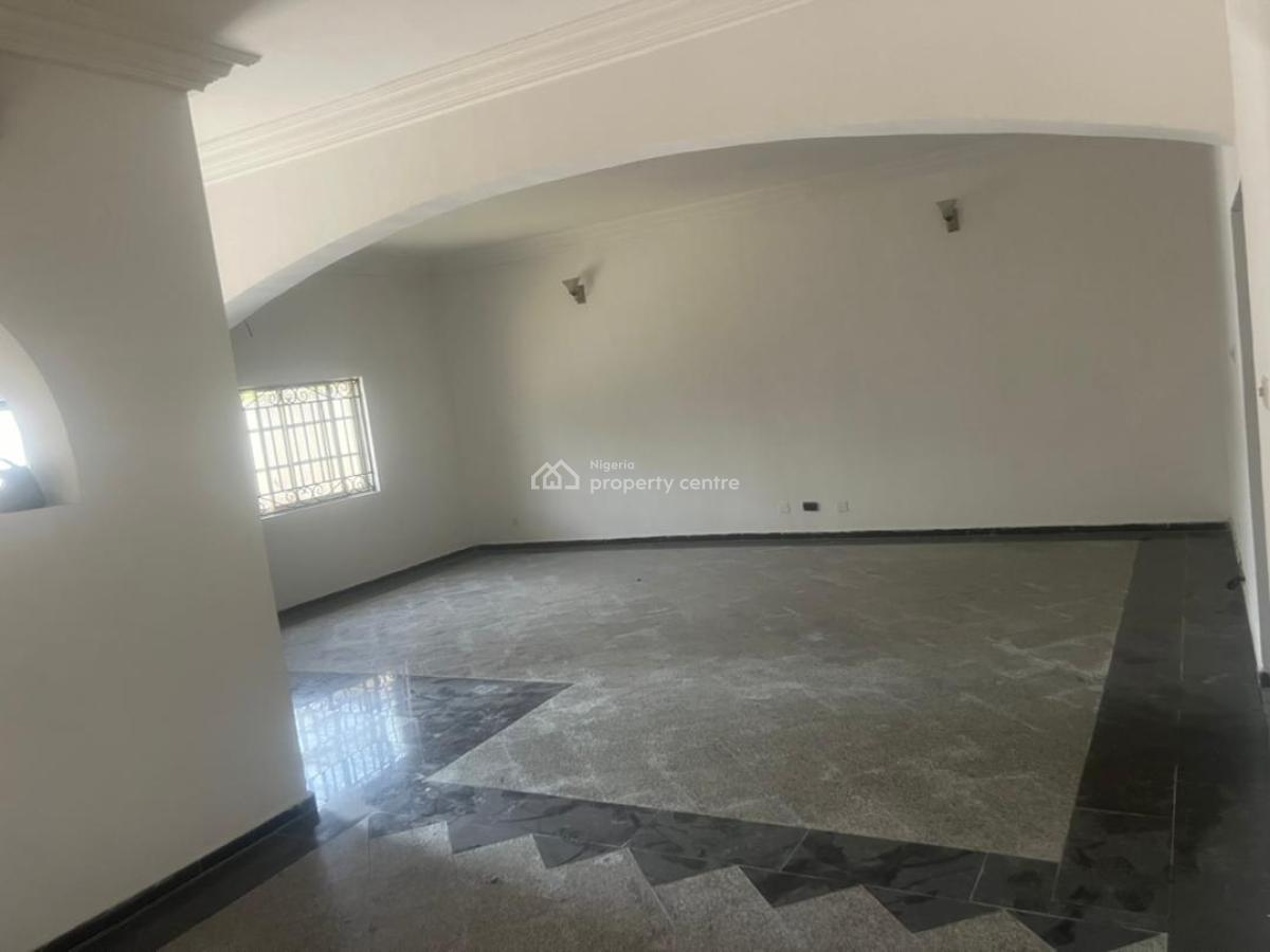 Self Compound and Spacious 4 Bedroom, Lekki Phase 1, Lekki, Lagos, House for Rent