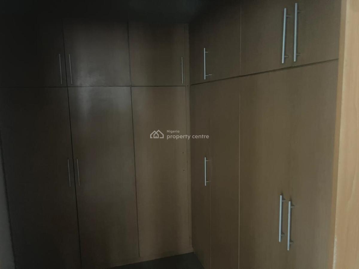Self Compound and Spacious 4 Bedroom, Lekki Phase 1, Lekki, Lagos, House for Rent
