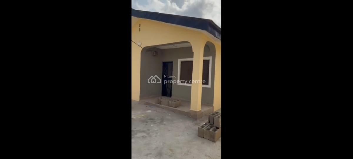 3 Bedroom Flat Bungalow Available at Hearty Street, Mowe Town, Mowe Town, Ogun, Detached Bungalow for Sale