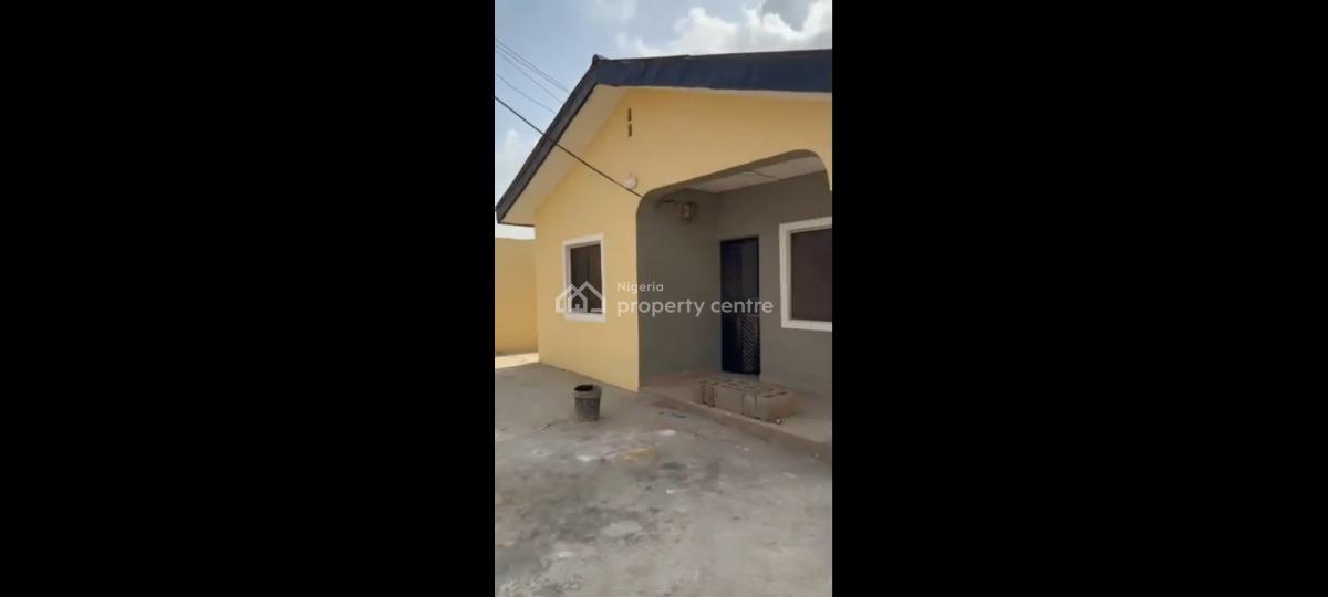 3 Bedroom Flat Bungalow Available at Hearty Street, Mowe Town, Mowe Town, Ogun, Detached Bungalow for Sale