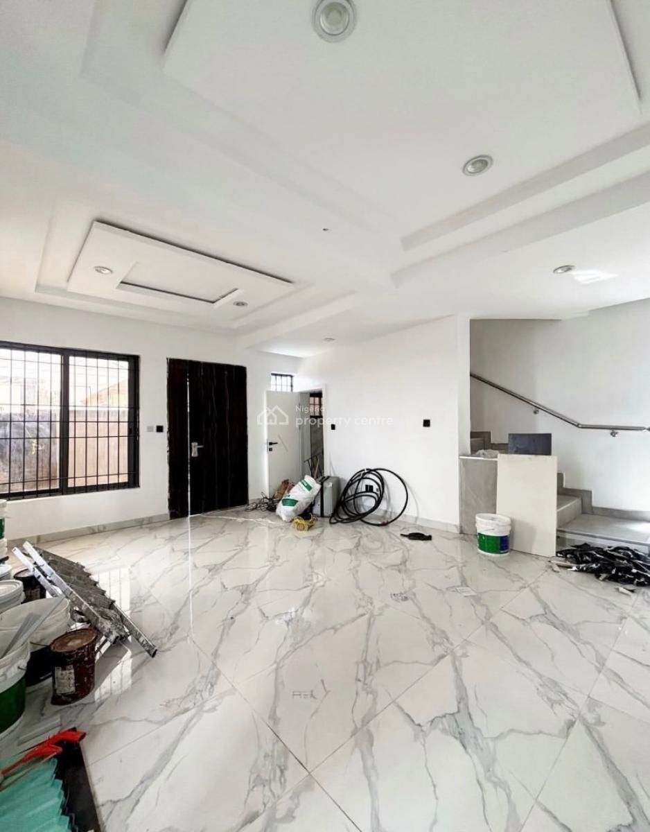 Beautiful 4 Bedroom Townhouse Available, Lekki Phase 1, Lekki, Lagos, Terraced Duplex for Rent