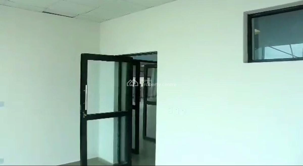 Commercial Shop / Office Space in a Busy and Classy Complex, Lekki, Lagos, Office Space for Rent