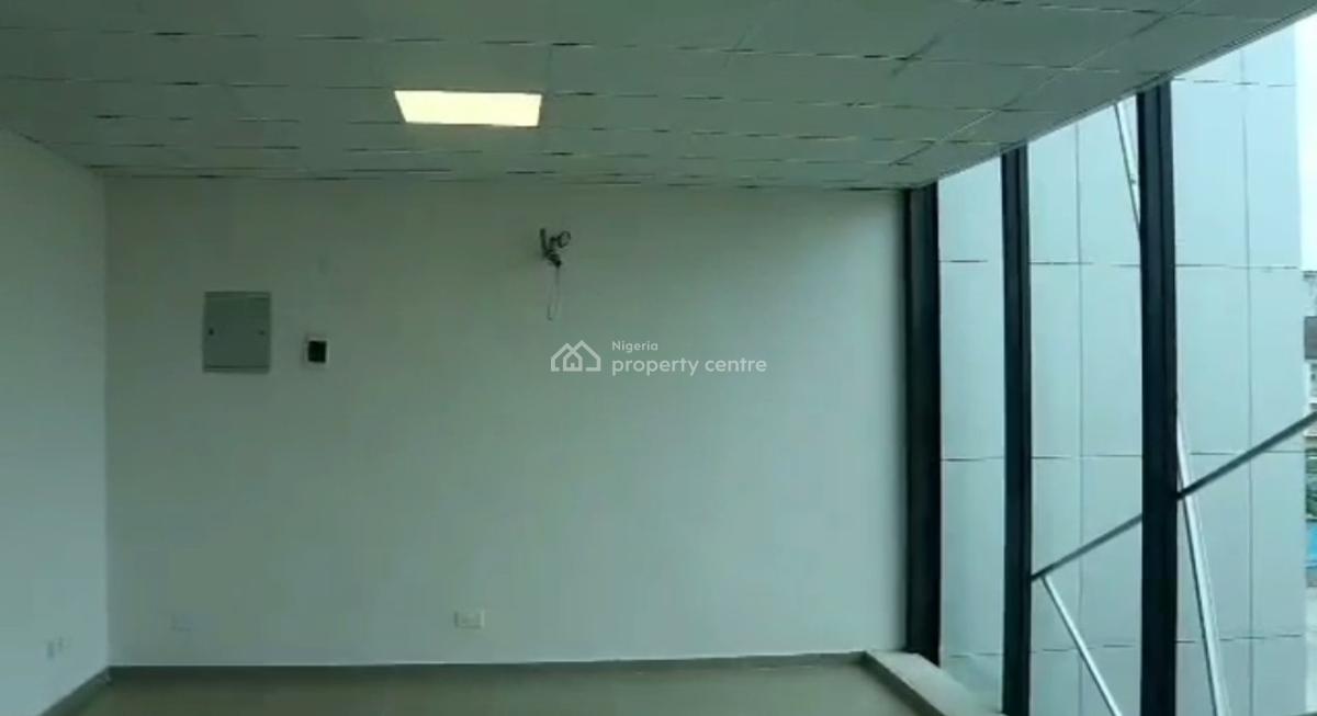 Commercial Shop / Office Space in a Busy and Classy Complex, Lekki, Lagos, Office Space for Rent