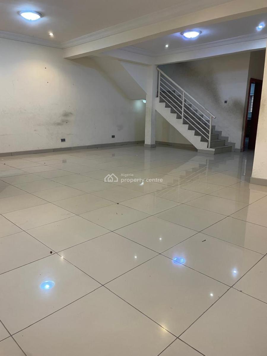 Fully Serviced 4 Bedrooms Semi Detached, Off Osapa, Lekki, Lagos, Semi-detached Duplex for Rent