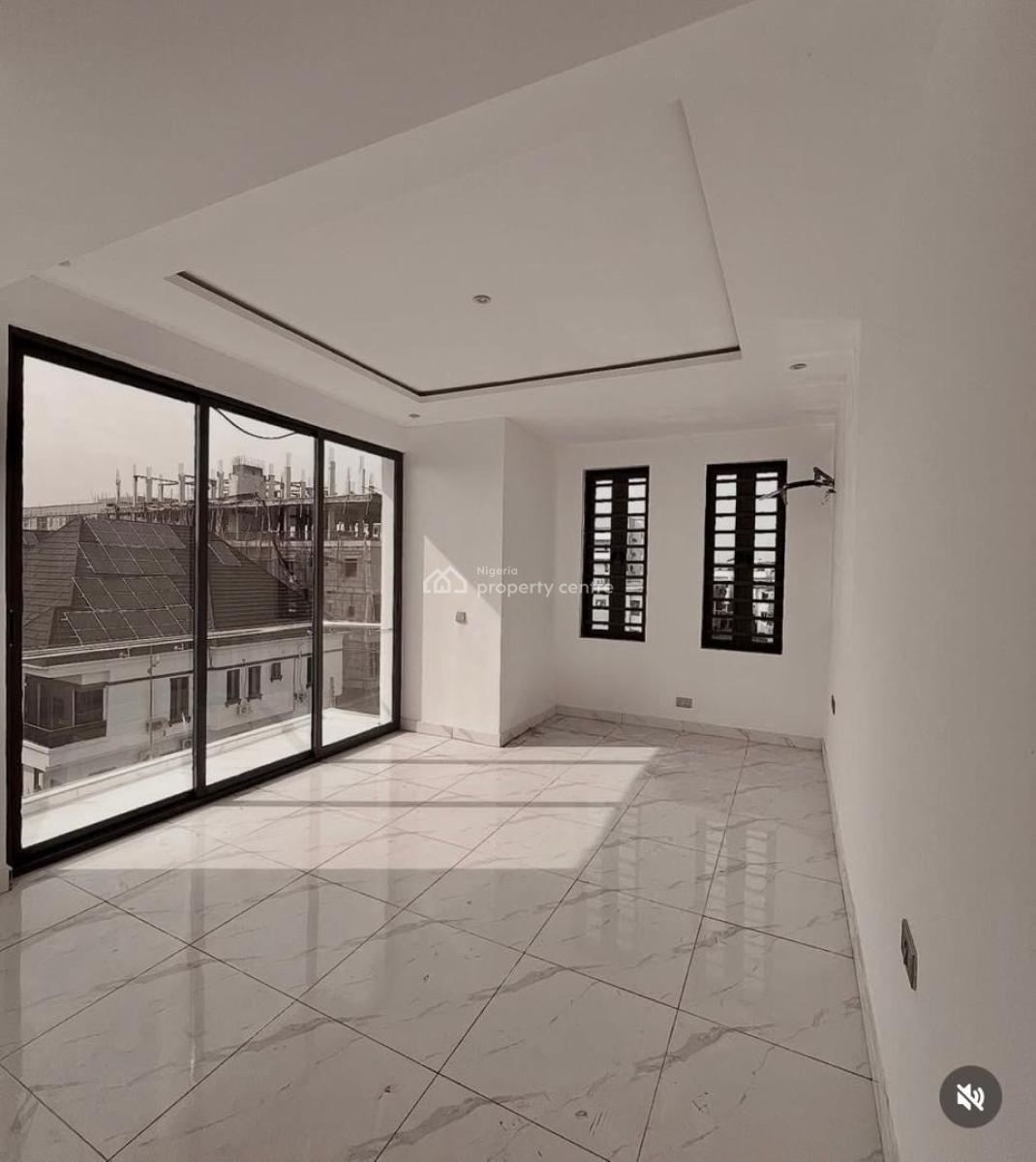 Contemporary 3 Bedroom Apartment, Off Freedom Way, Lekki Phase 1, Lekki, Lagos, Flat / Apartment for Sale