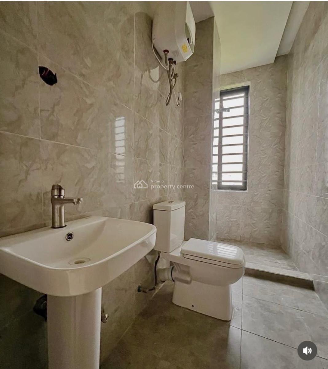 Contemporary 3 Bedroom Apartment, Off Freedom Way, Lekki Phase 1, Lekki, Lagos, Flat / Apartment for Sale