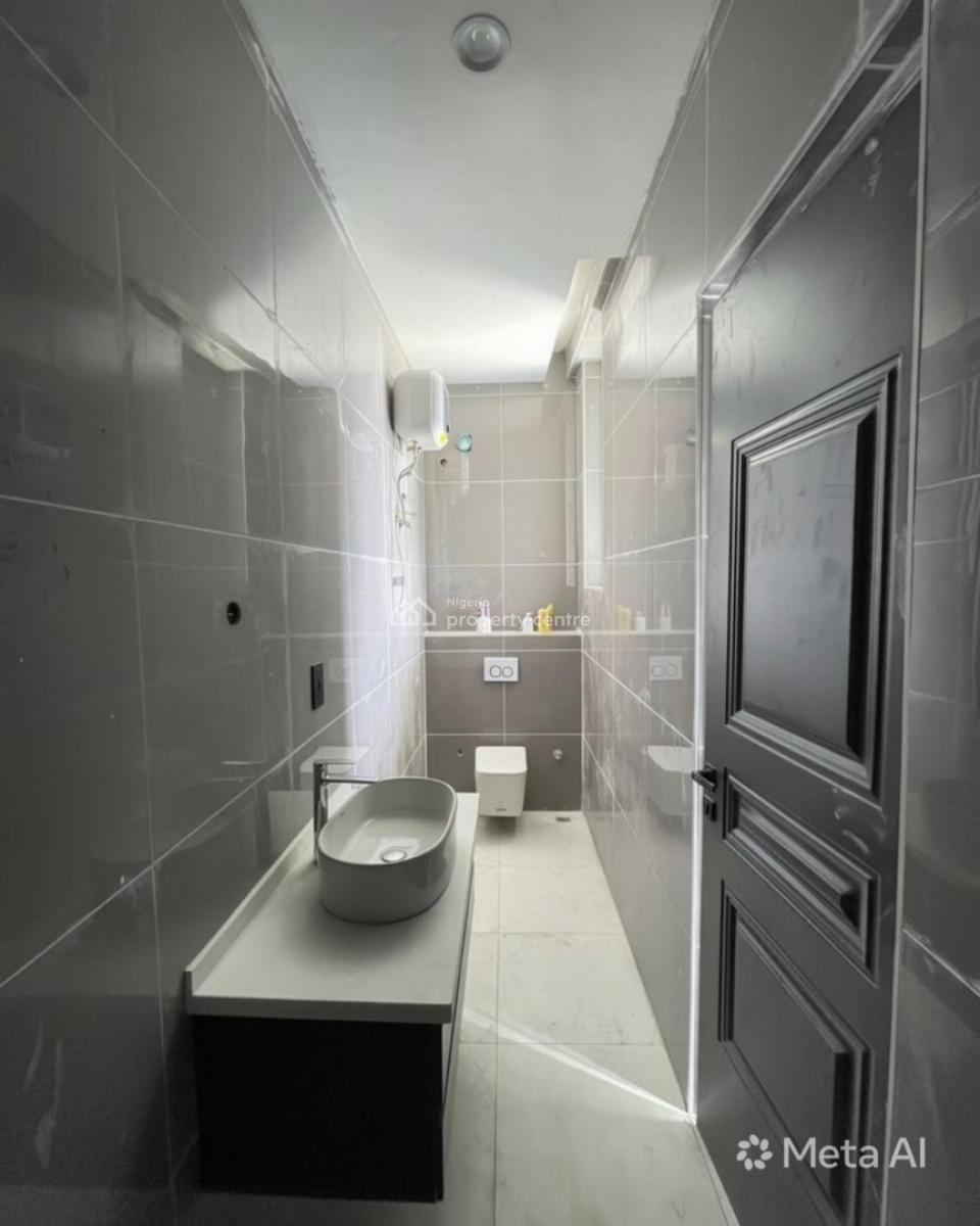 2 Bedroom Apartment, Lekki Phase 1, Lekki, Lagos, Block of Flats for Sale