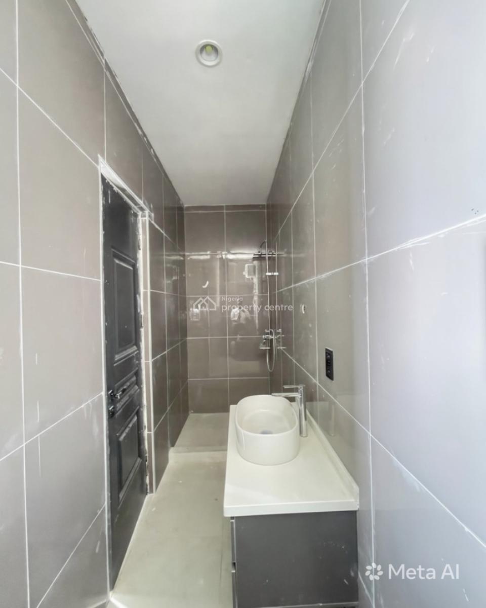 2 Bedroom Apartment, Lekki Phase 1, Lekki, Lagos, Block of Flats for Sale