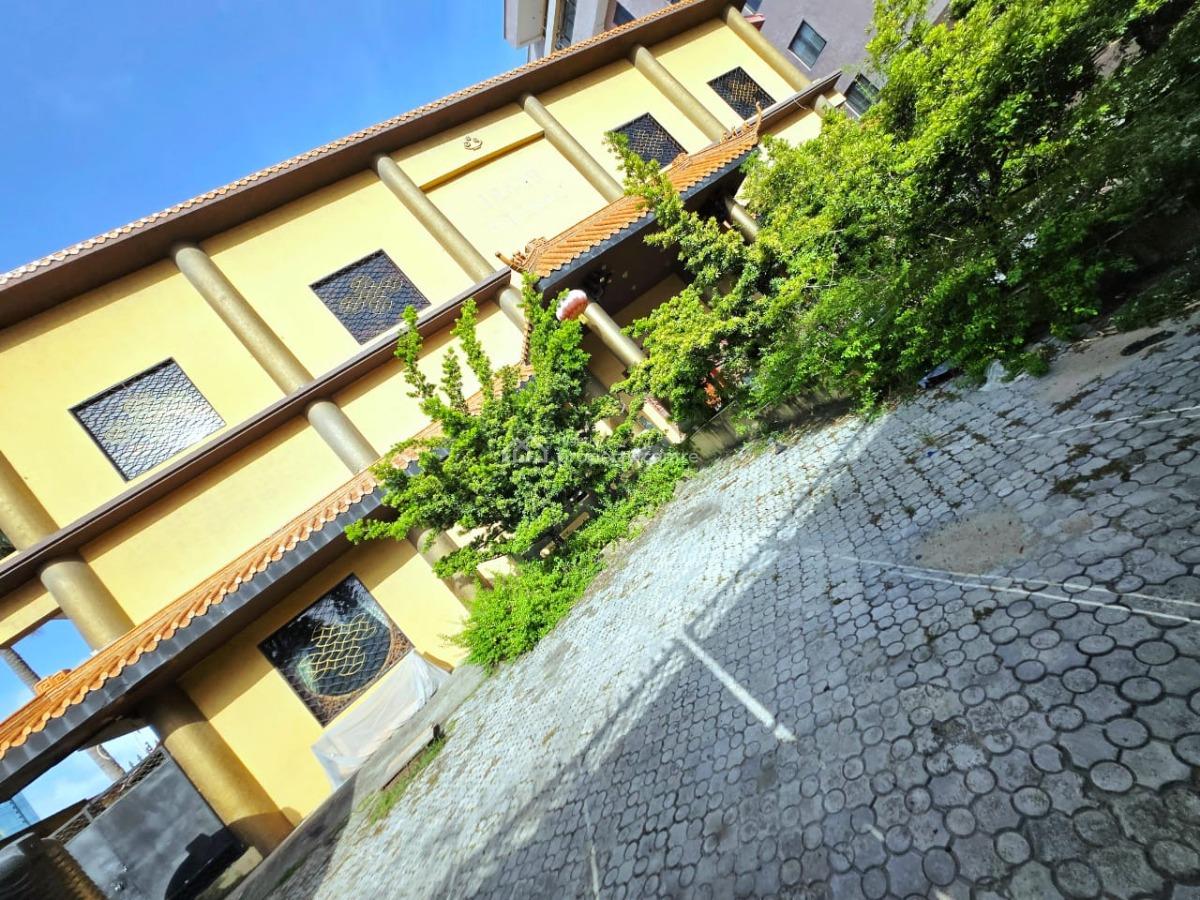 Detached Duplex Is Available for Commercial Purposes, Oniru, Victoria Island (vi), Lagos, Office Space for Rent