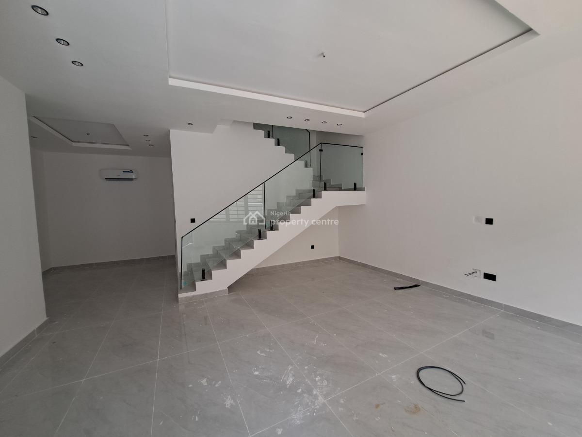 Luxury & Serviced 3 Bedroom Maisonette with Bq & Swimming Pool, Lekki Phase 1, Lekki, Lagos, Flat / Apartment for Rent