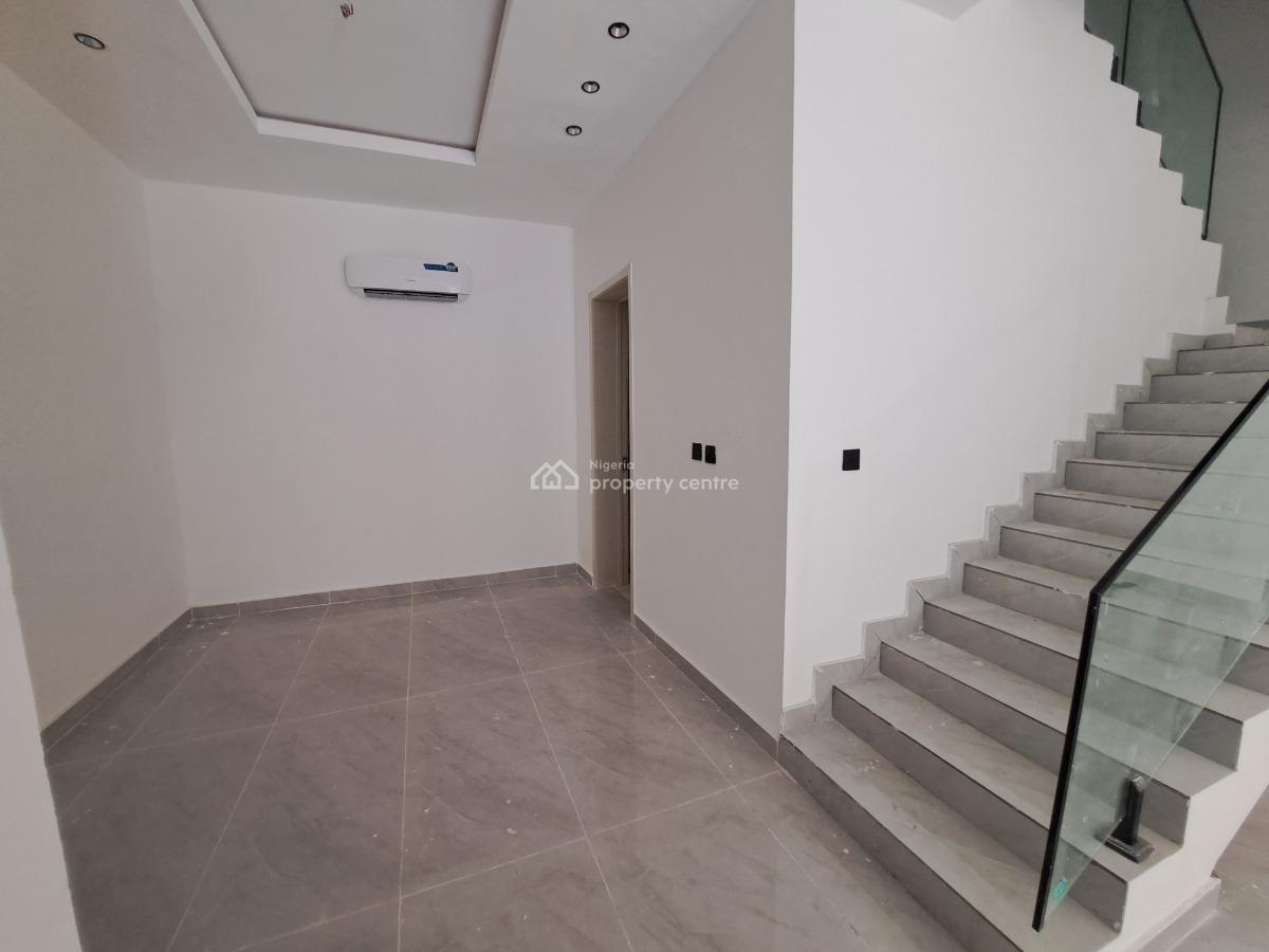 Luxury & Serviced 3 Bedroom Maisonette with Bq & Swimming Pool, Lekki Phase 1, Lekki, Lagos, Flat / Apartment for Rent