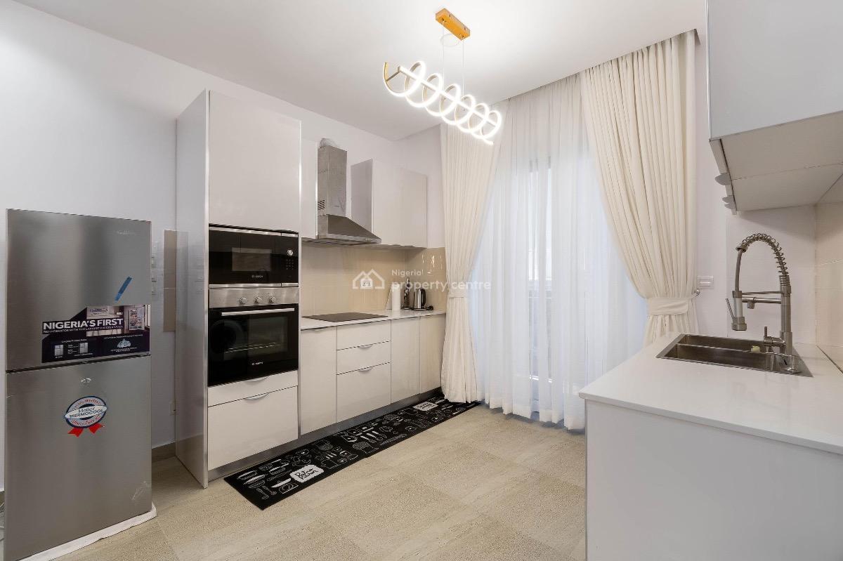 Luxurious Waterfront One Bedroom with Swimming Pool, Gym, Cinema & Ps5, Admiralty Road, Lekki Phase 1, Lekki, Lagos, Mini Flat (room and Parlour) Short Let