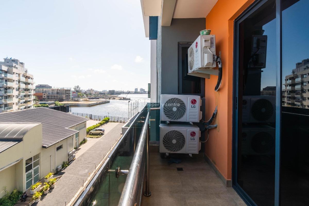 Luxurious Waterfront One Bedroom with Swimming Pool, Gym, Cinema & Ps5, Admiralty Road, Lekki Phase 1, Lekki, Lagos, Mini Flat (room and Parlour) Short Let