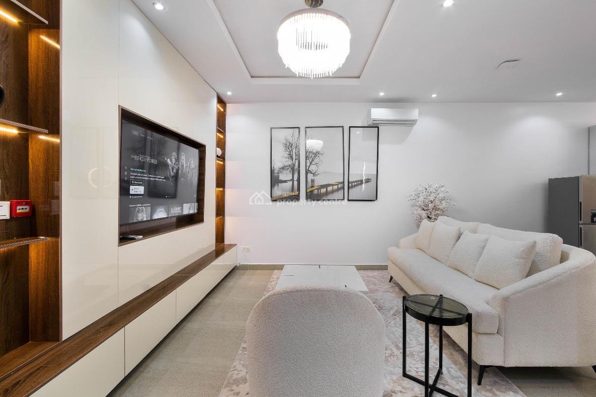 Luxurious Waterfront One Bedroom with Swimming Pool, Gym, Cinema & Ps5, Admiralty Road, Lekki Phase 1, Lekki, Lagos, Mini Flat (room and Parlour) Short Let