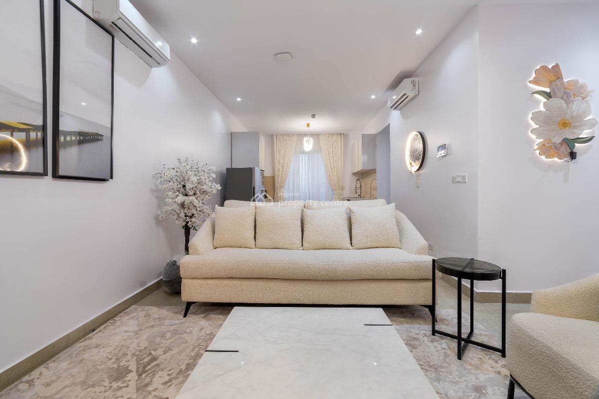 Luxurious Waterfront One Bedroom with Swimming Pool, Gym, Cinema & Ps5, Admiralty Road, Lekki Phase 1, Lekki, Lagos, Mini Flat (room and Parlour) Short Let