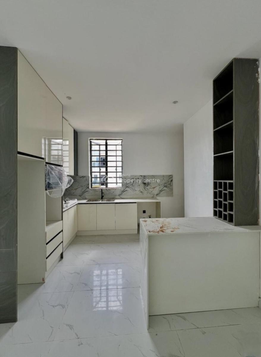 3 Bedroom Apartment Fully Serviced, Lekki Phase 1, Lekki, Lagos, Block of Flats for Sale