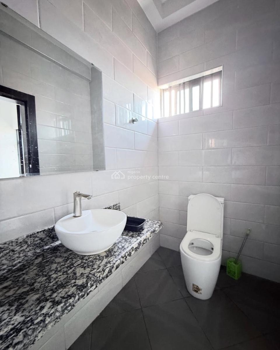 3 Bedroom Apartment with Bq, Admiralty, Lekki Phase 1, Lekki, Lagos, Flat / Apartment for Rent