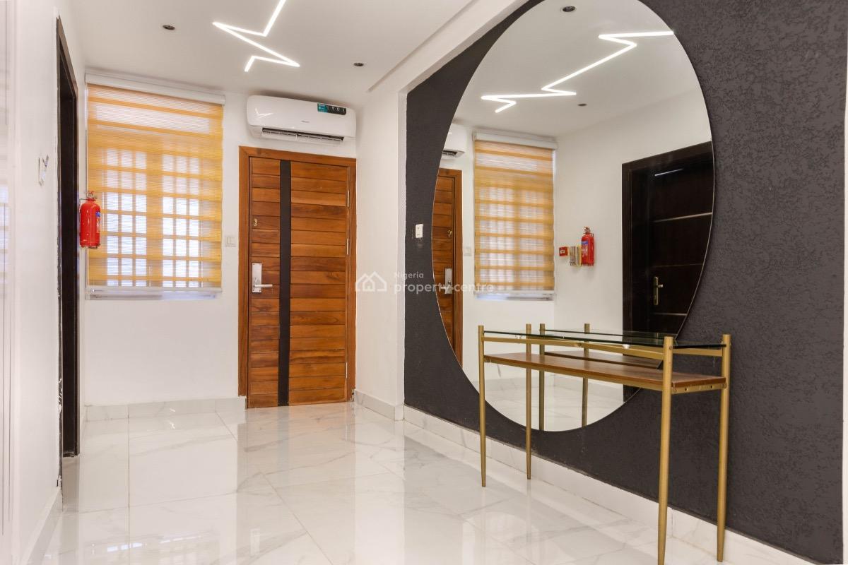 Luxury Furnished 3 Bedrooms Apartment, Admiralty Close, Lekki Phase 1, Lekki, Lagos, Flat / Apartment for Rent