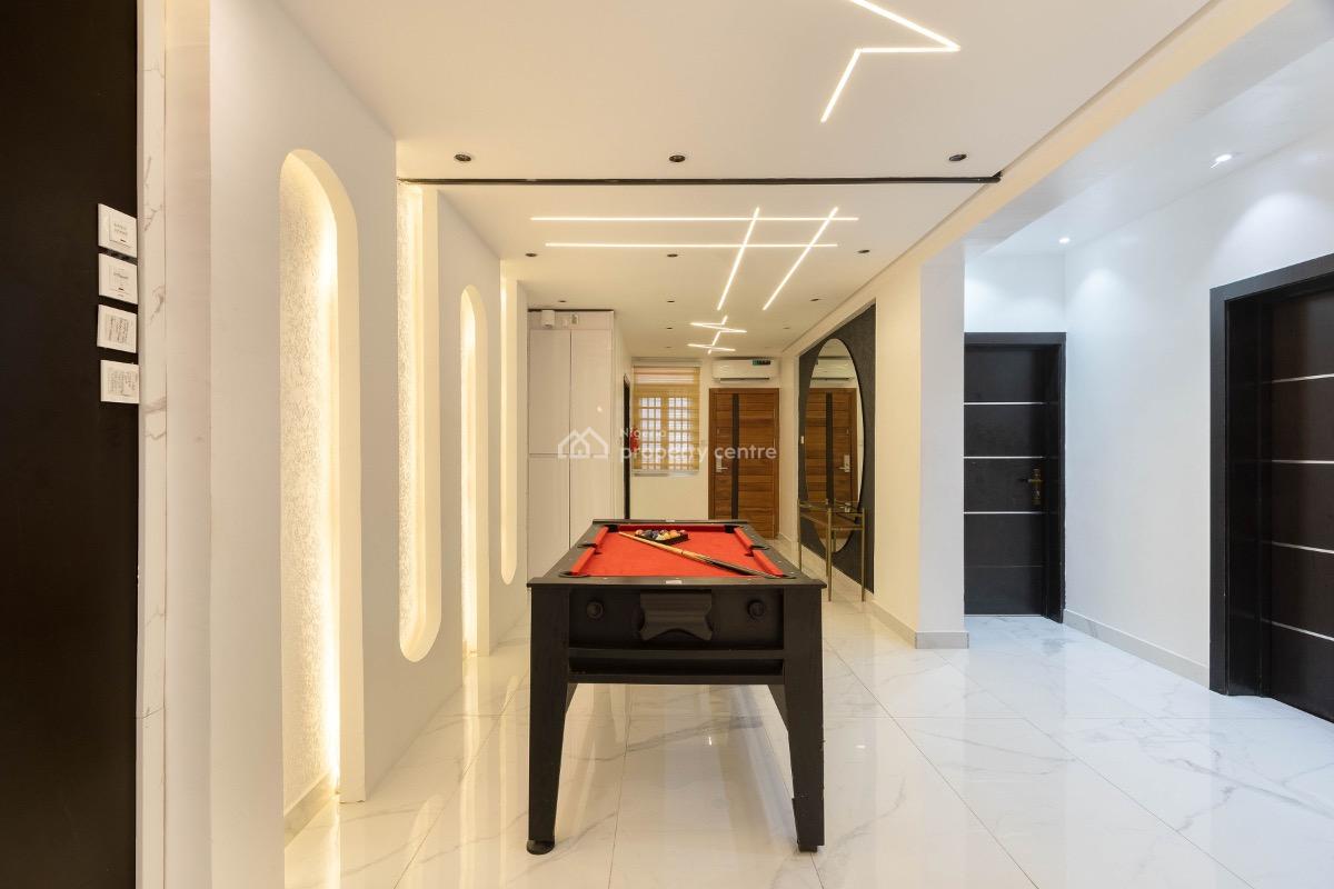 Luxury Furnished 3 Bedrooms Apartment, Admiralty Close, Lekki Phase 1, Lekki, Lagos, Flat / Apartment for Rent
