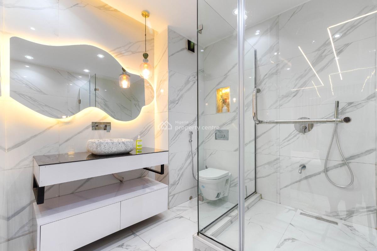 Luxury Furnished 3 Bedrooms Apartment, Admiralty Close, Lekki Phase 1, Lekki, Lagos, Flat / Apartment for Rent